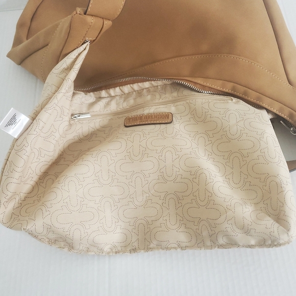 True Religion Suede PU Hobo Crossbody Bag Tan Adjustable Strap Zip Top Y2k Urban - Picture 12 of 15